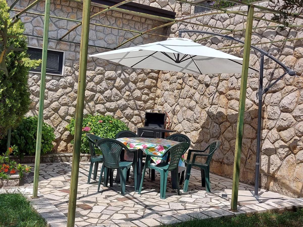 Apartment Mediterranean Garden غييكا المظهر الخارجي الصورة